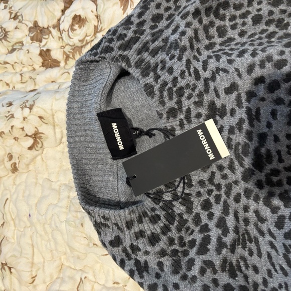 Monrow grey leopard sweater size large NWT - Picture 5 of 6
